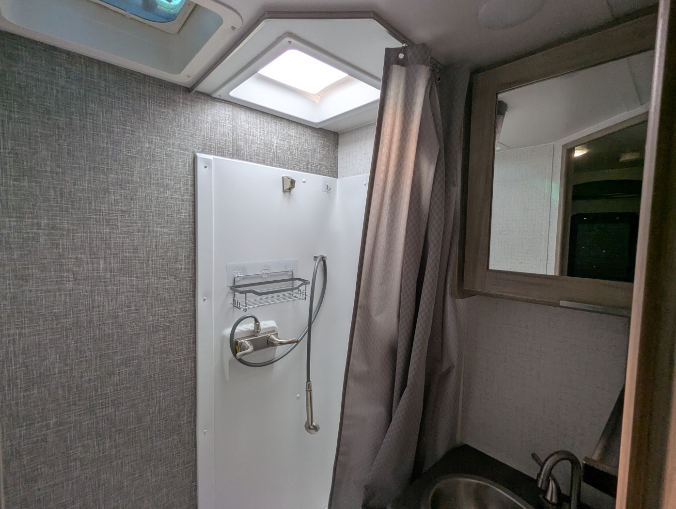 2021 Winnebago Micro Minnie 1808FBS - Image 25