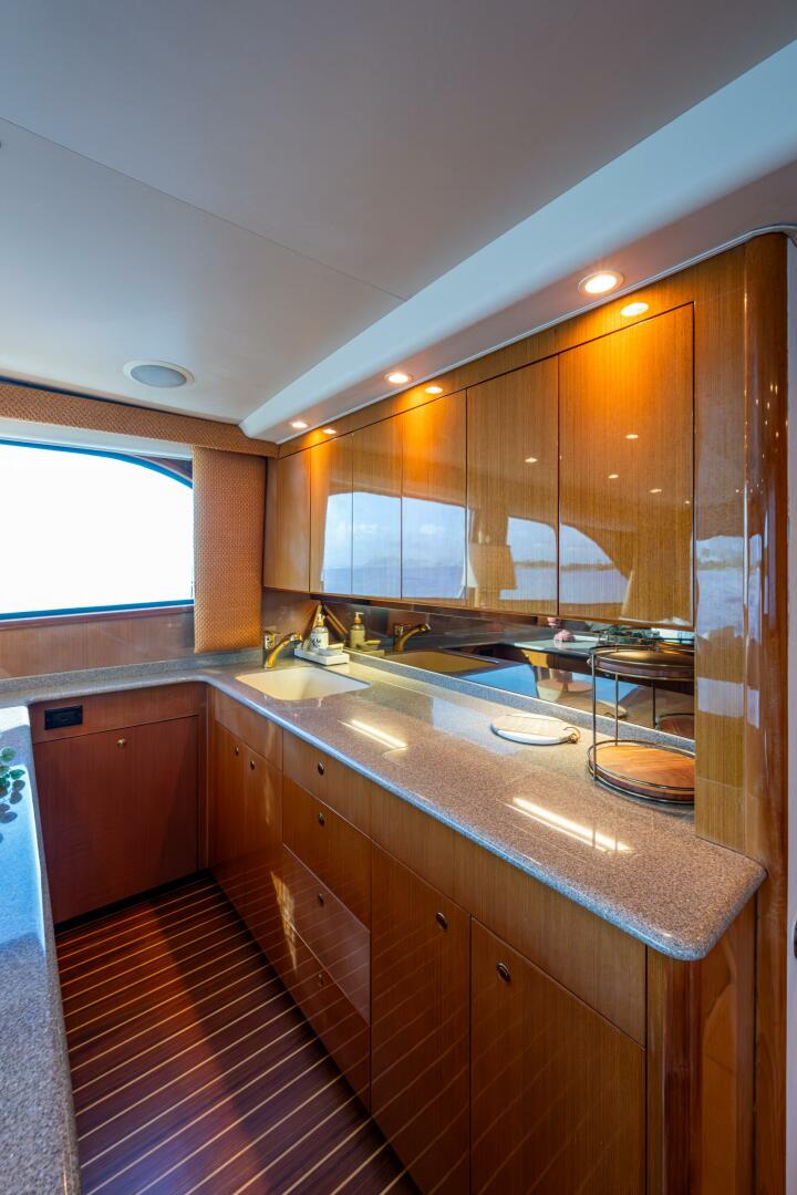 2004 Viking 48 Convertible - Image 13