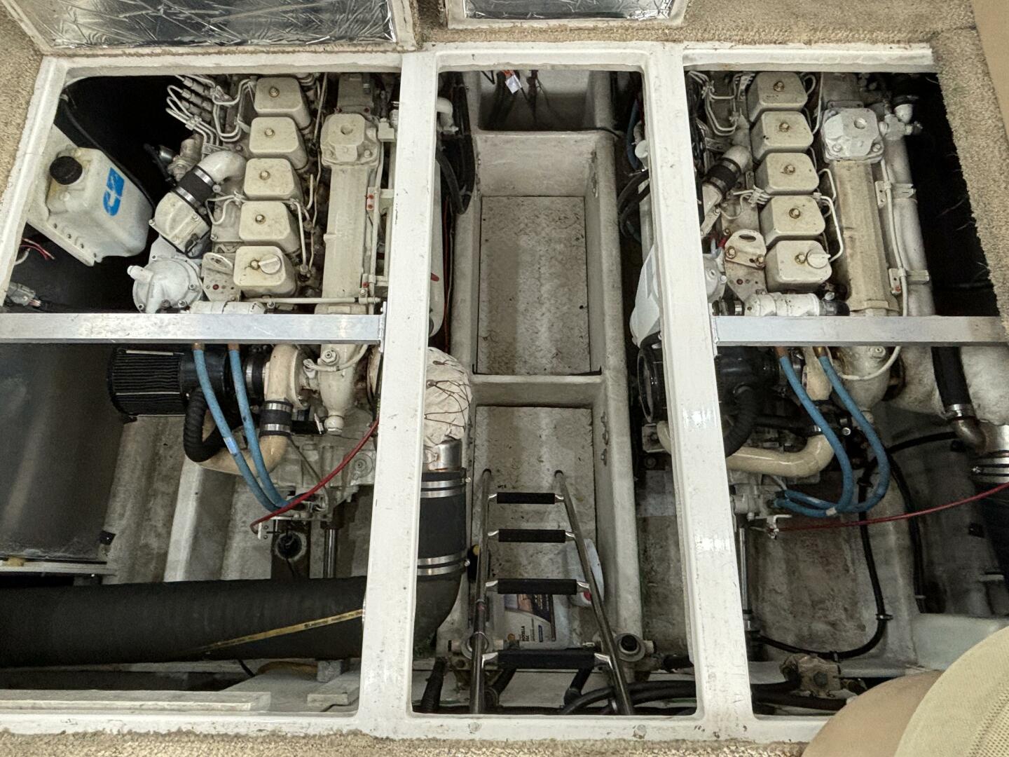 2000 Bayliner 3788 Command Bridge - Image 24