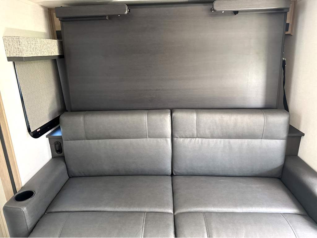 2025 FOREST RIVER SUNSEEKER 2400T - Image 24