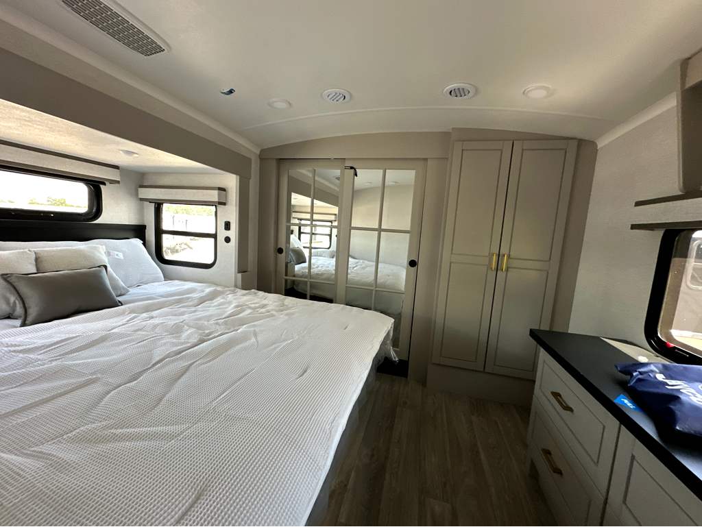 2027 JAYCO NORTH POINT 381CKRE - Image 23