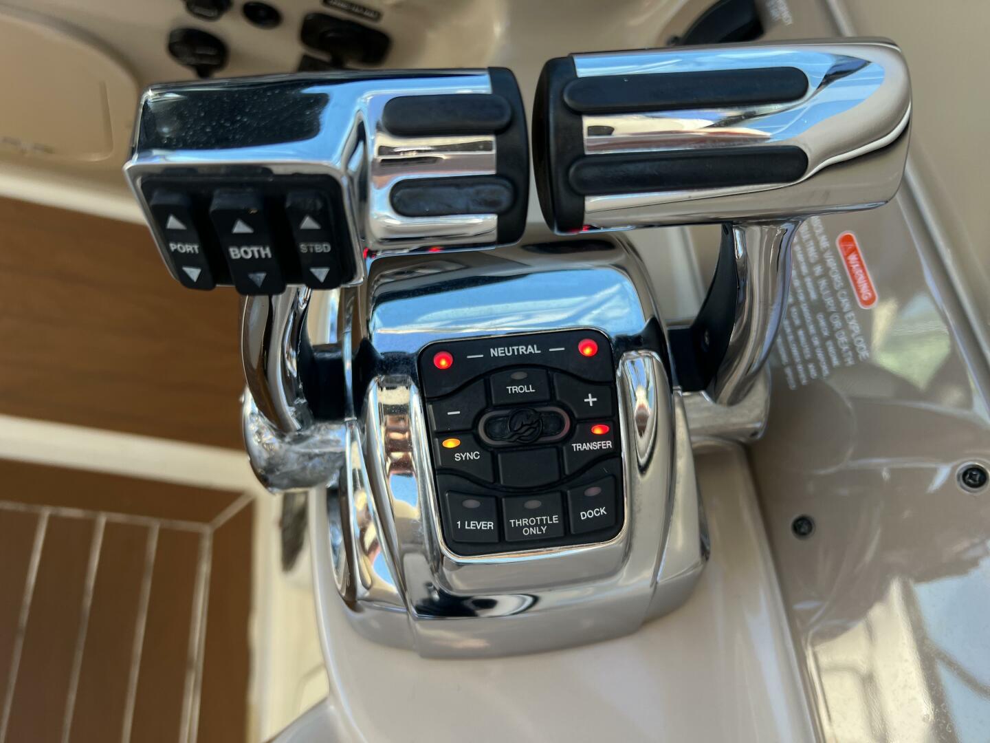 2012 Sea Ray 300 SLX - Image 20