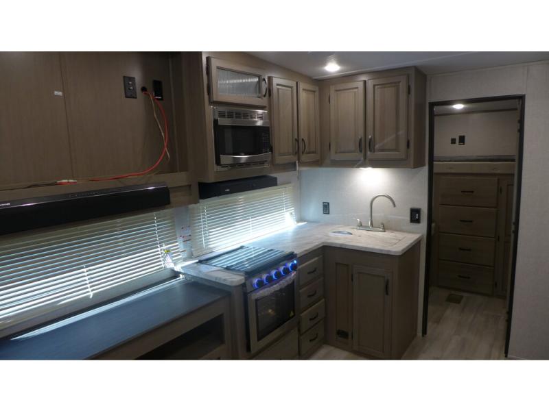 2022 Coachmen Chaparral Lite 274BH - Image 11