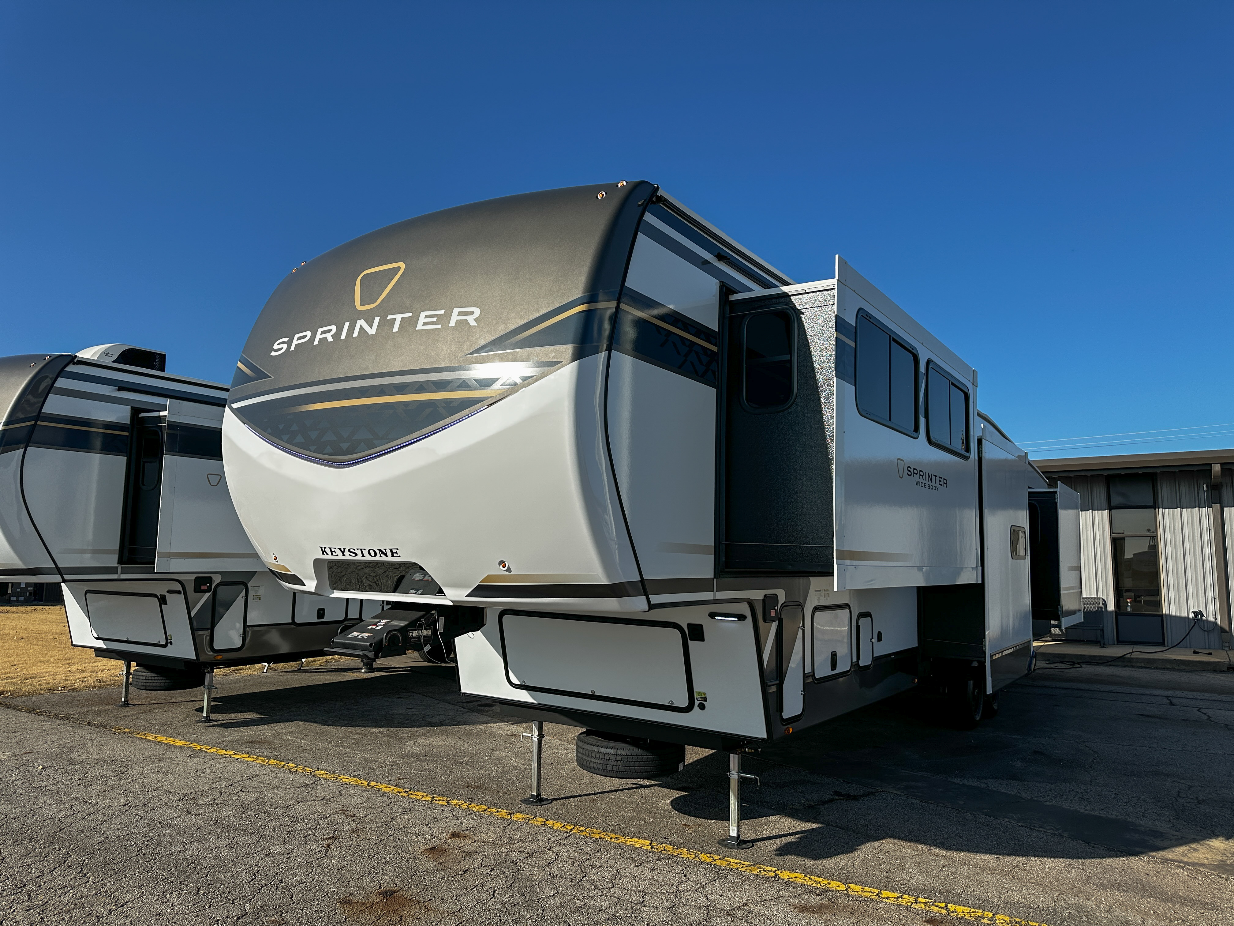 2026 Keystone Sprinter 3800FLB - Image 4