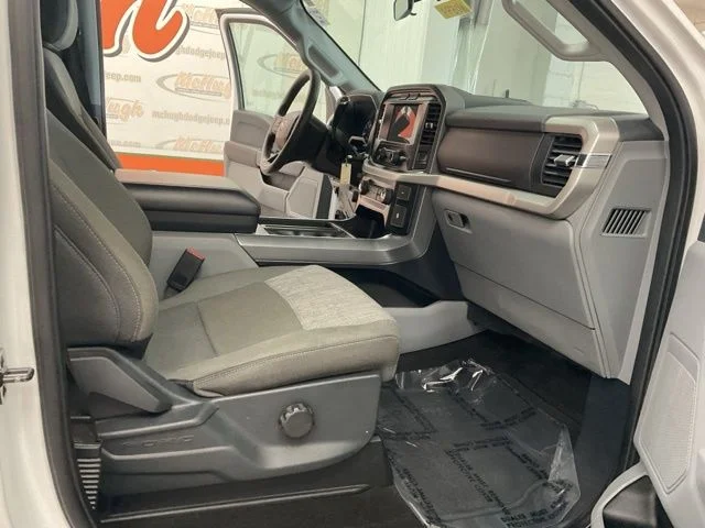 2022 Ford F150 Crew Cab XLT 4WD - Image 26