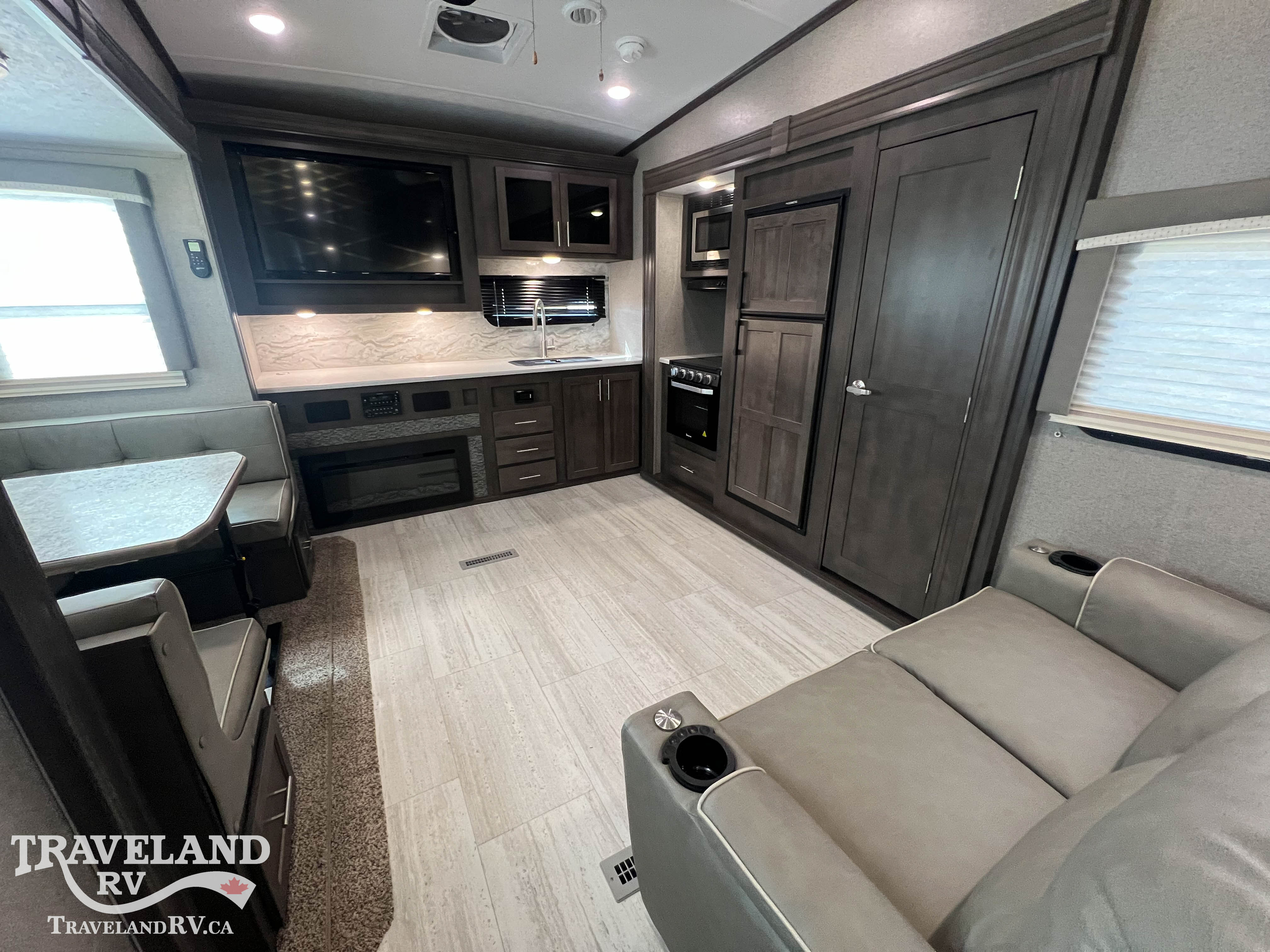 2020 Forest River Rockwood Signature Ultra Lite 2896MB - Image 3