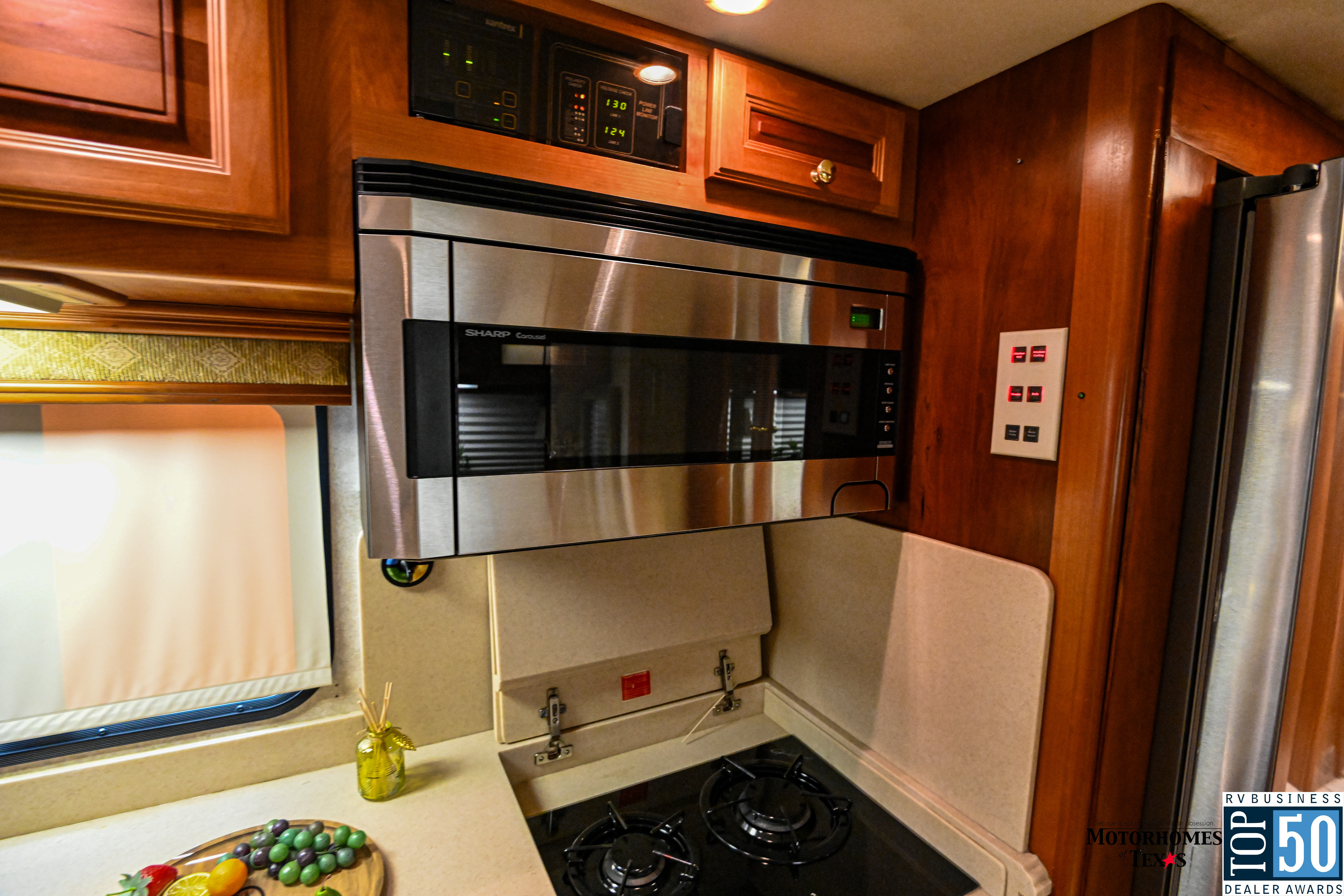 2004 Foretravel U295 3610 WTFS - interior 10
