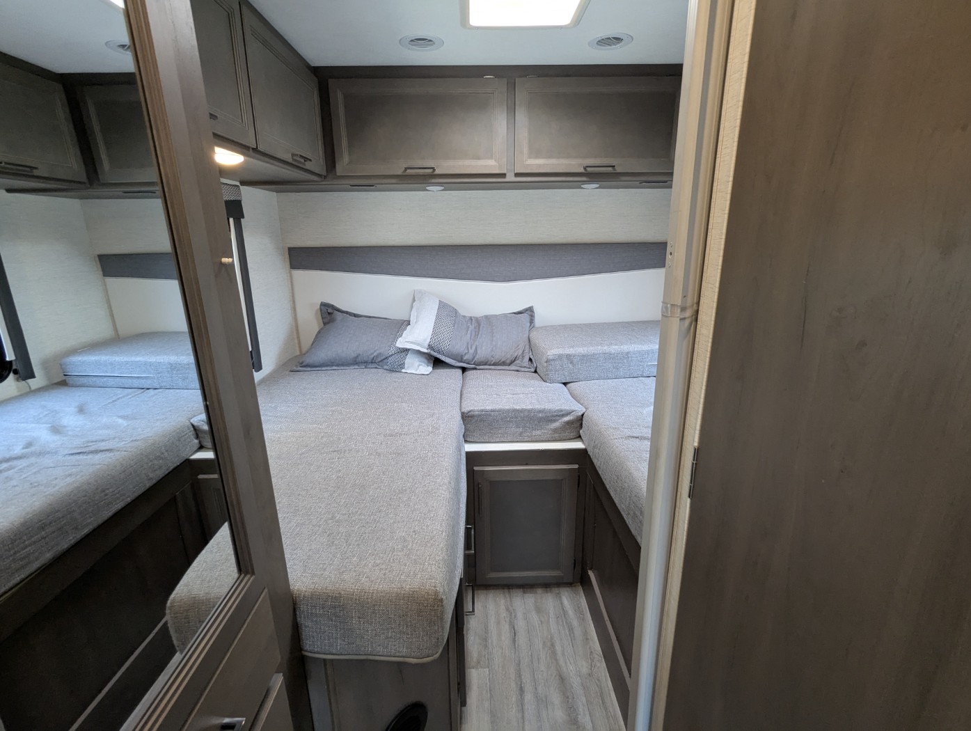 2025 Thor Motor Coach Four Winds 25V - Image 19