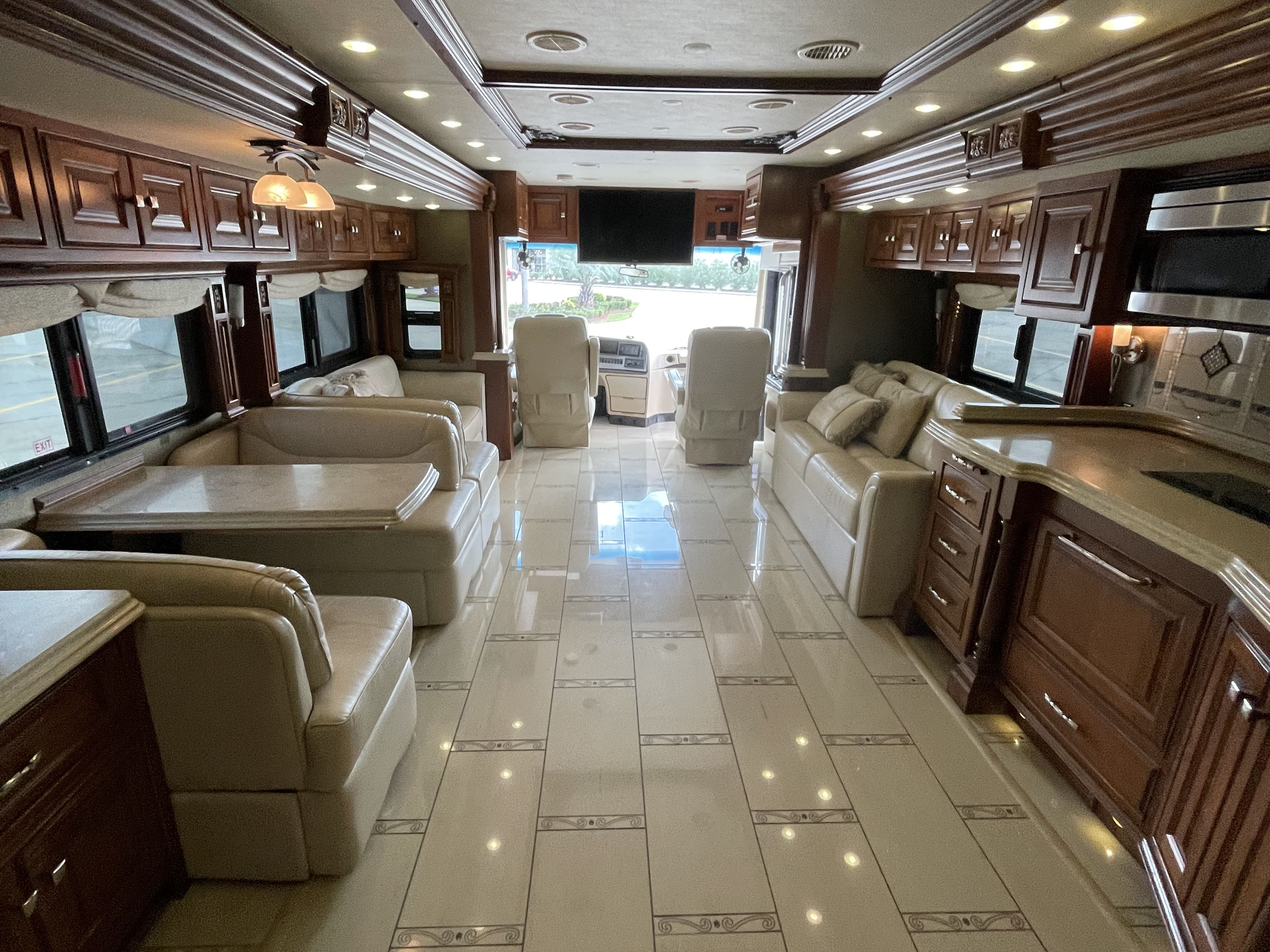 2013 TIFFIN ZEPHYR 45LZ - Image 10