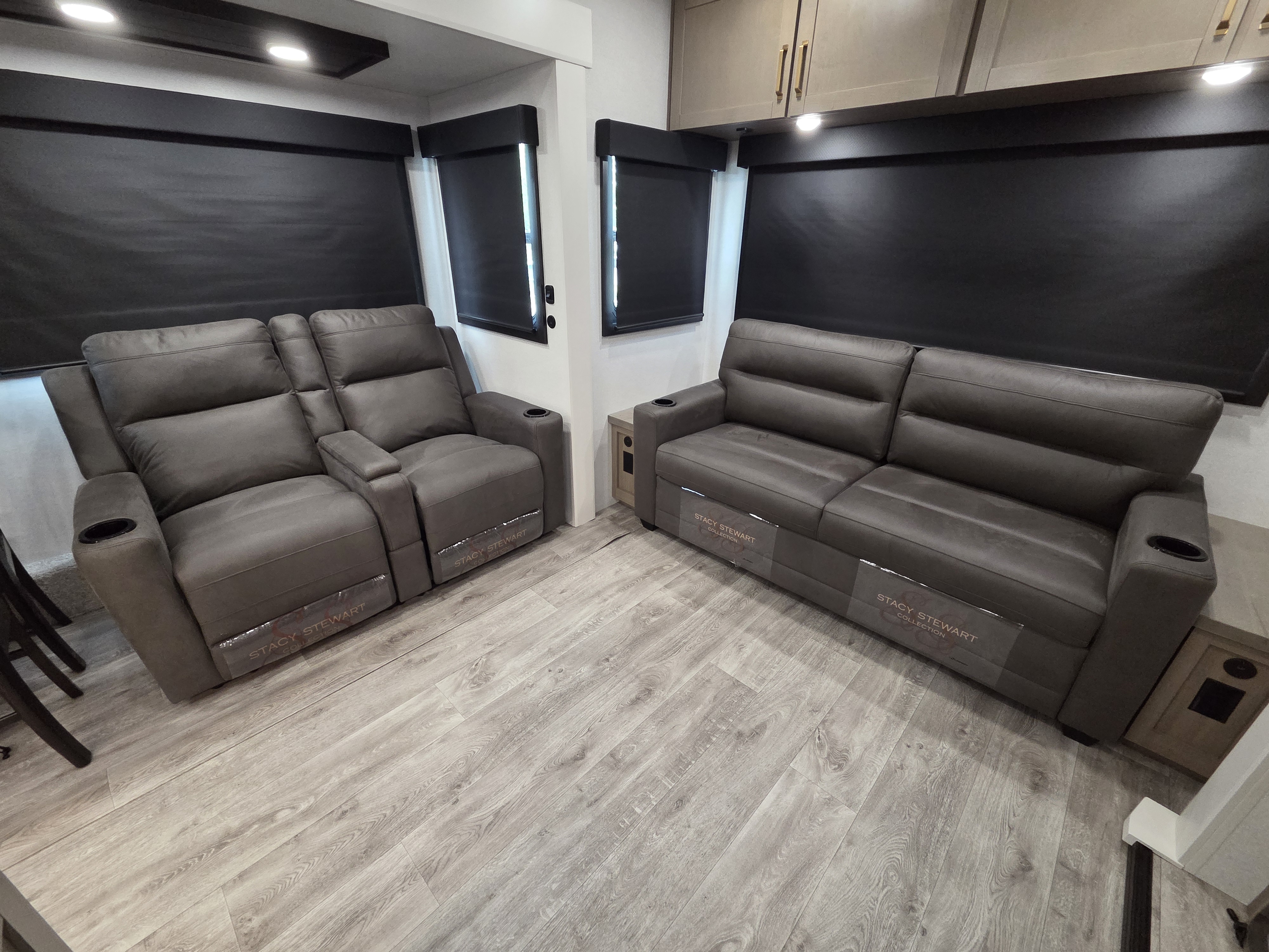 2027 Jayco Eagle 321RSTS - Image 12
