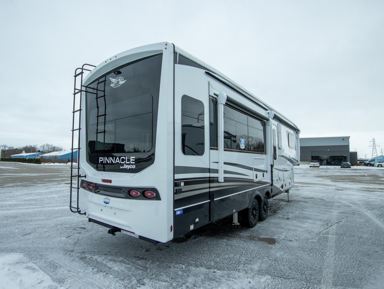 2026 Jayco Pinnacle 32RLTS - Image 2