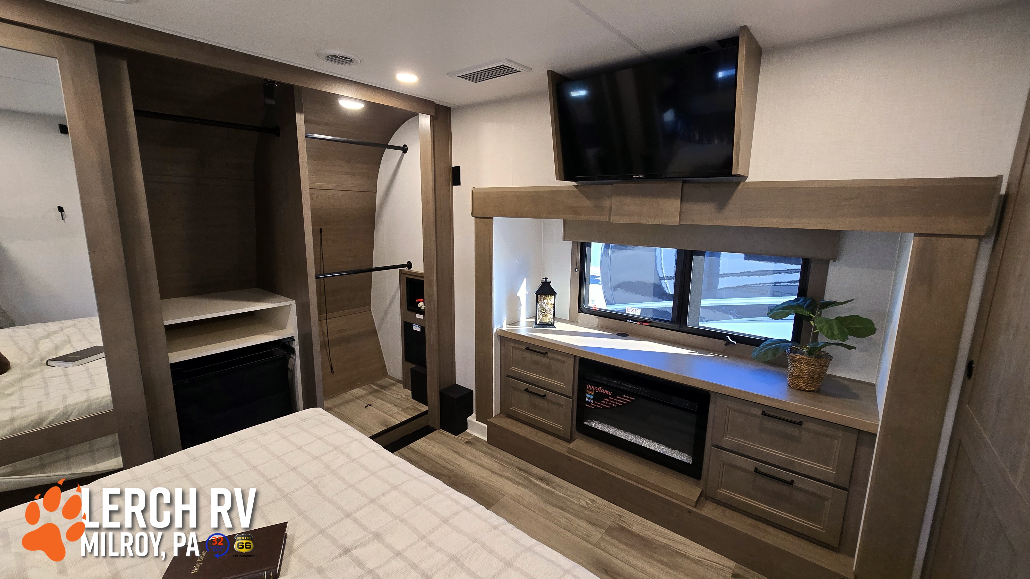 2027 KZ RV Durango Gold G390MLQ - Image 48