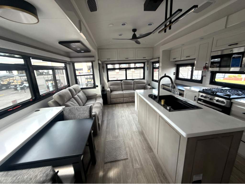 2027 JAYCO PINNACLE 32RLTS - Image 9