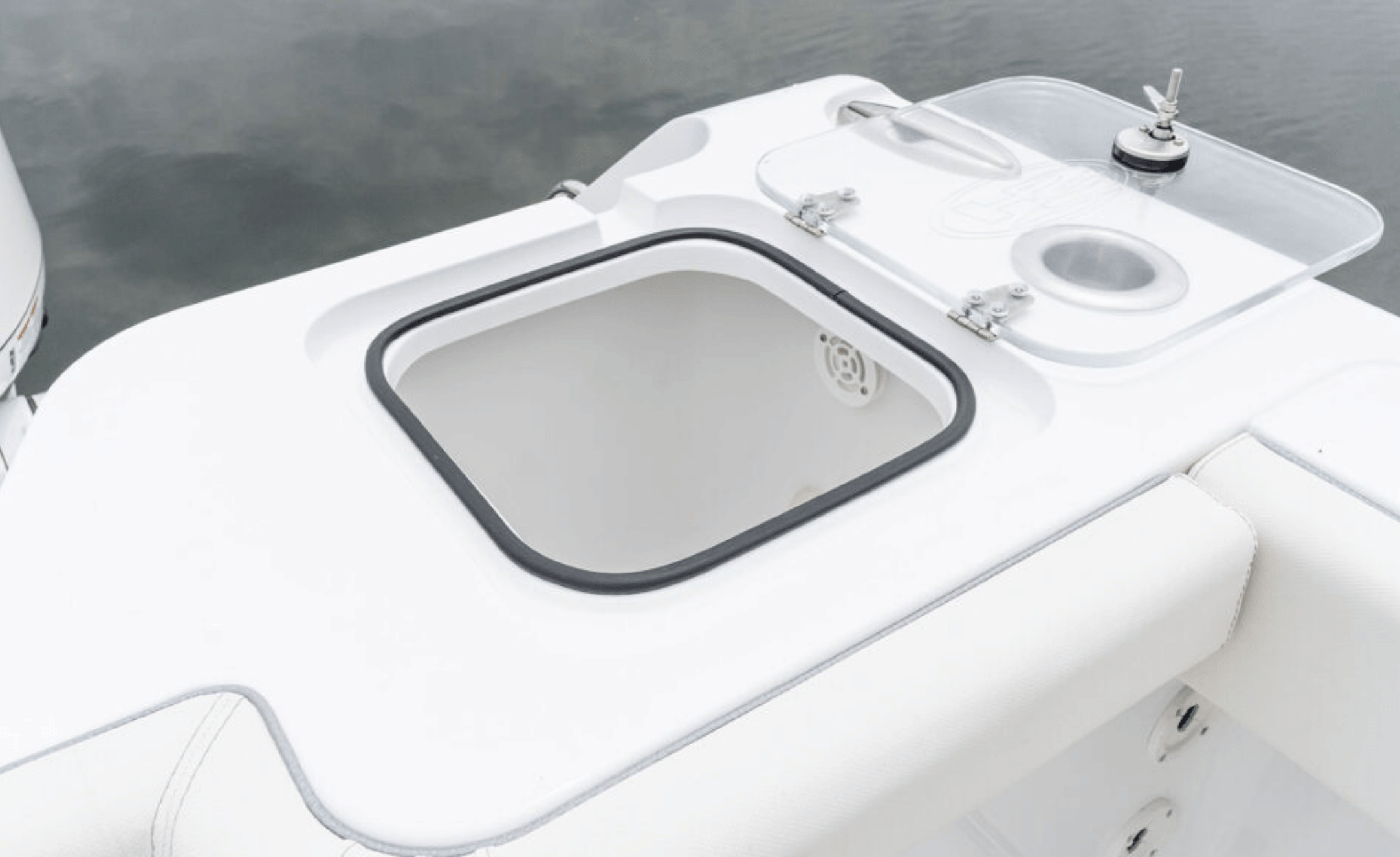 2027 Sea Hunt Gamefish 30FS - Image 7