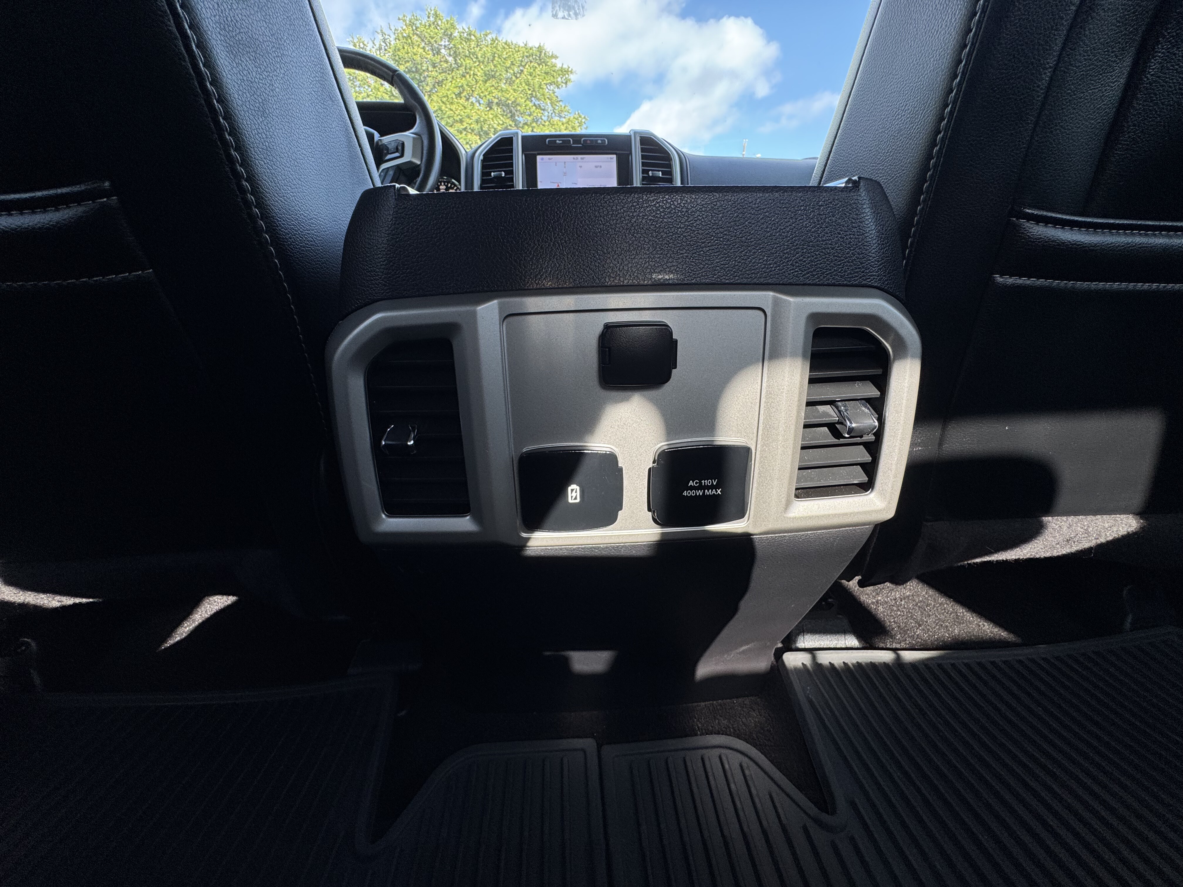 2019 Ford F150 Crew Cab XLT 4WD - Image 35