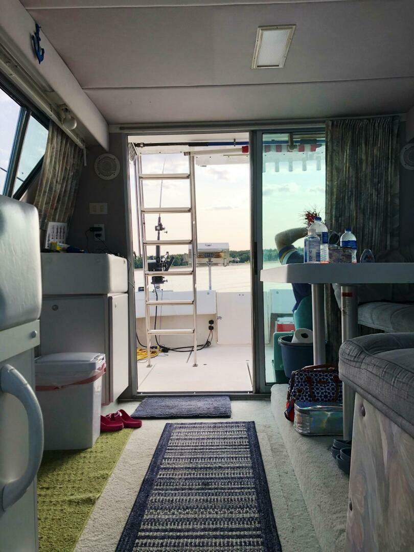 1994 Cruisers Yachts 3380 - Image 10