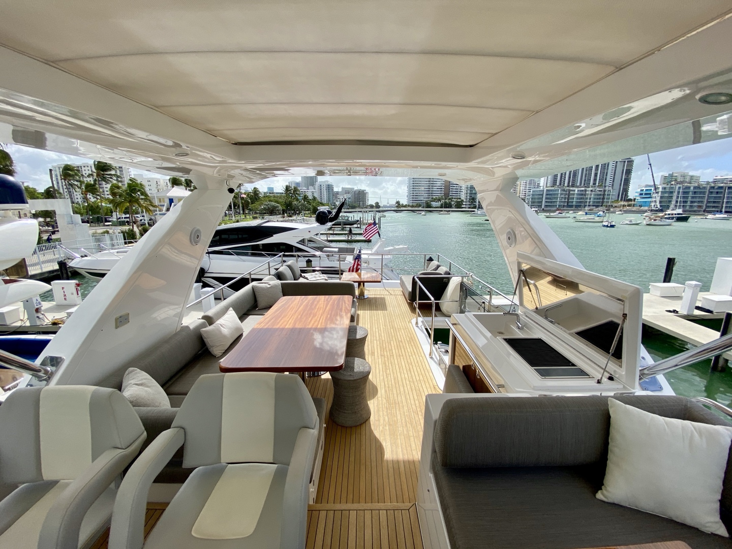 2018 Azimut Flybridge - Image 19