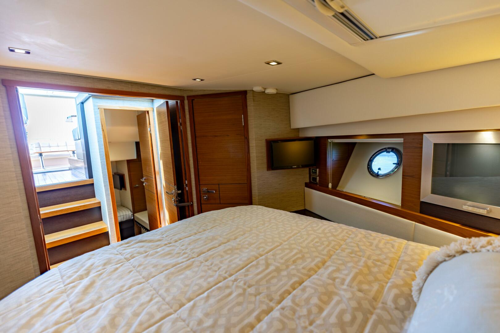2015 Tiara Yachts 44 Coupe - Image 13
