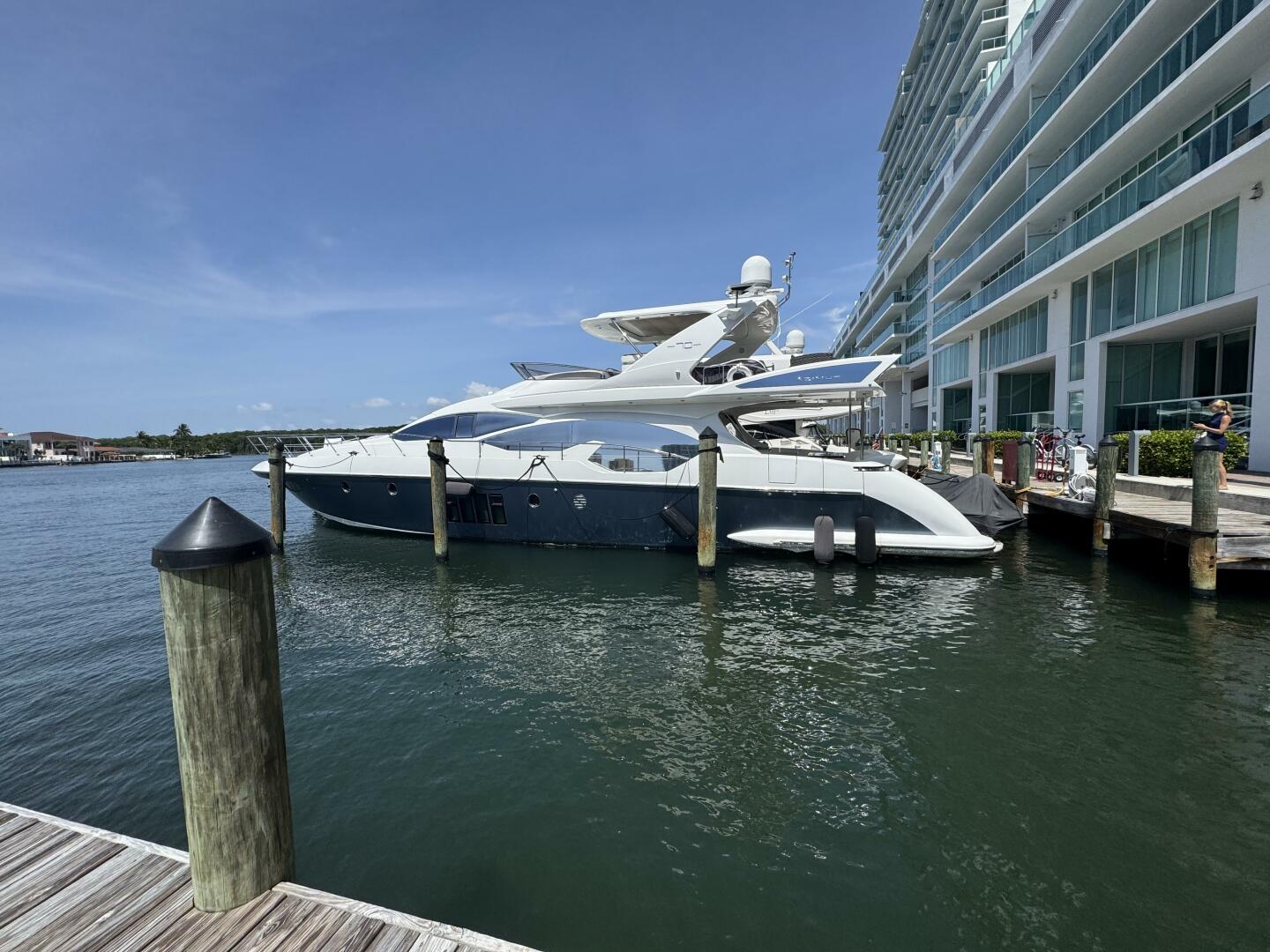 2014 Azimut Flybridge - Image 2