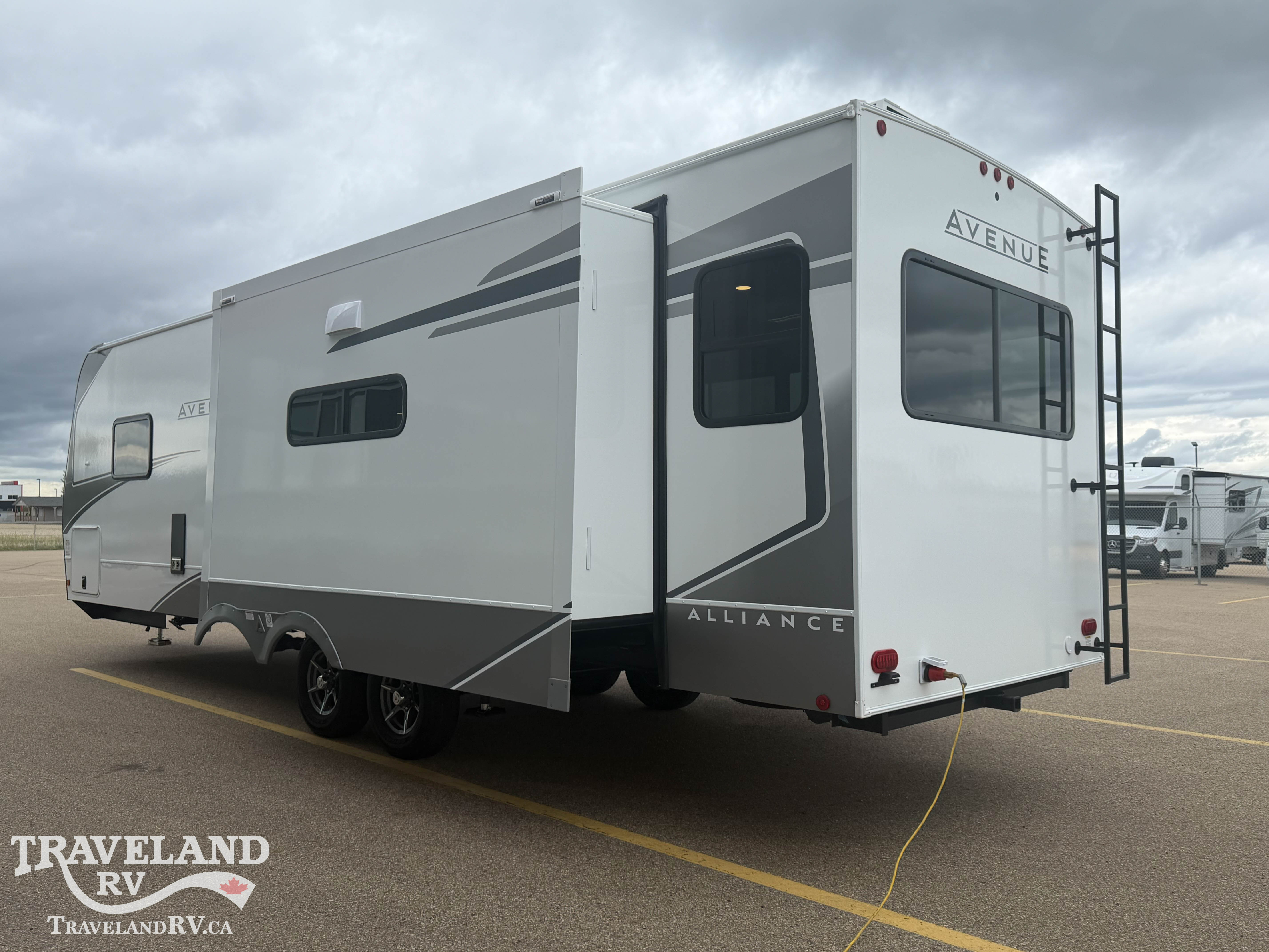 2026 Alliance RV Avenue 298RL - Image 8