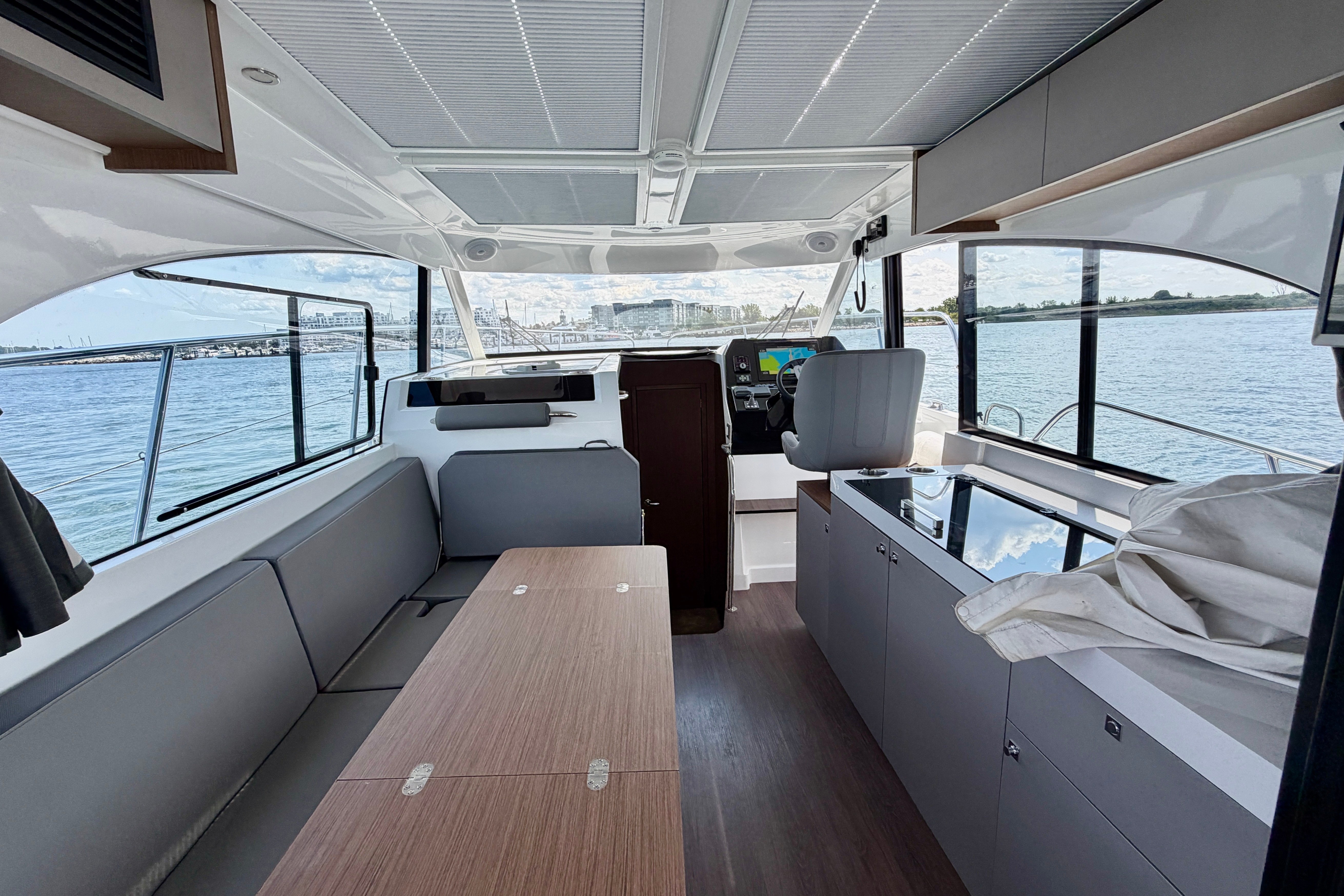 2023 Beneteau Antares 11 OB - Image 30