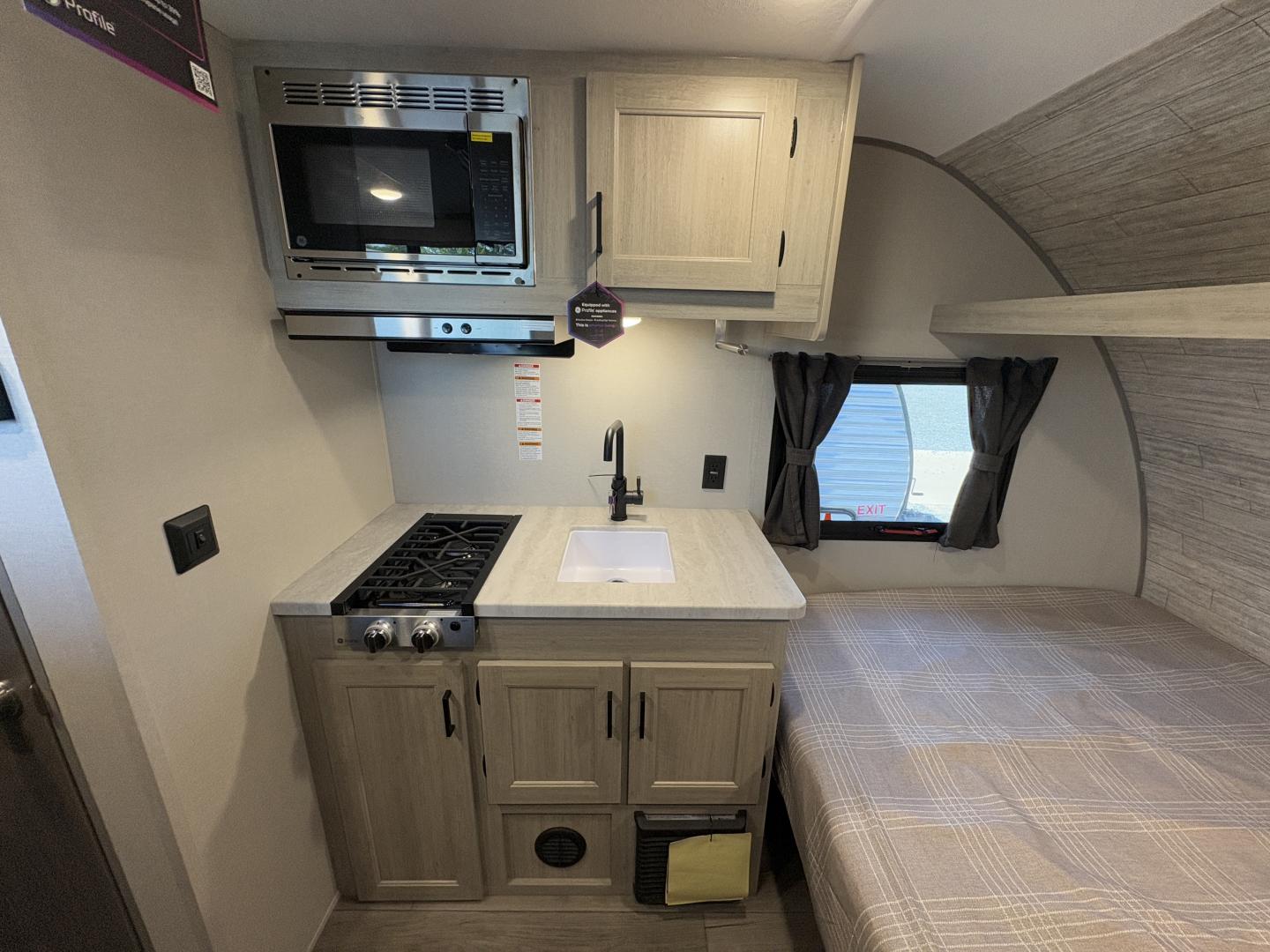 2025 Coachmen Catalina Summit Series 7 134BHX - Image 9