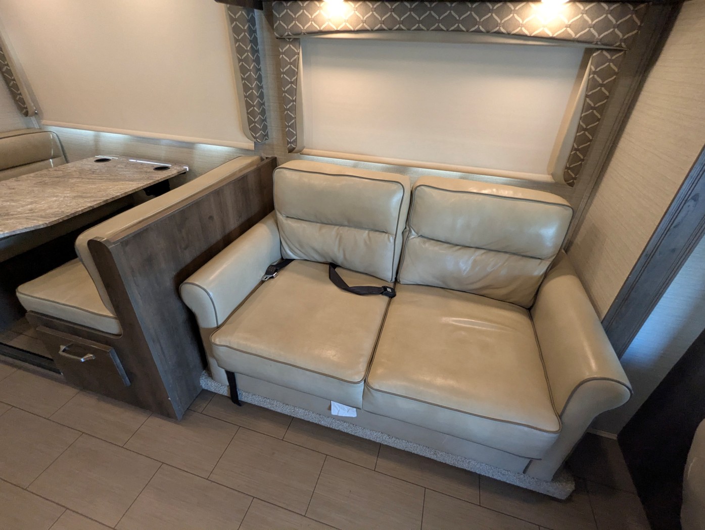 2018 Jayco Greyhawk 29MV - Image 12