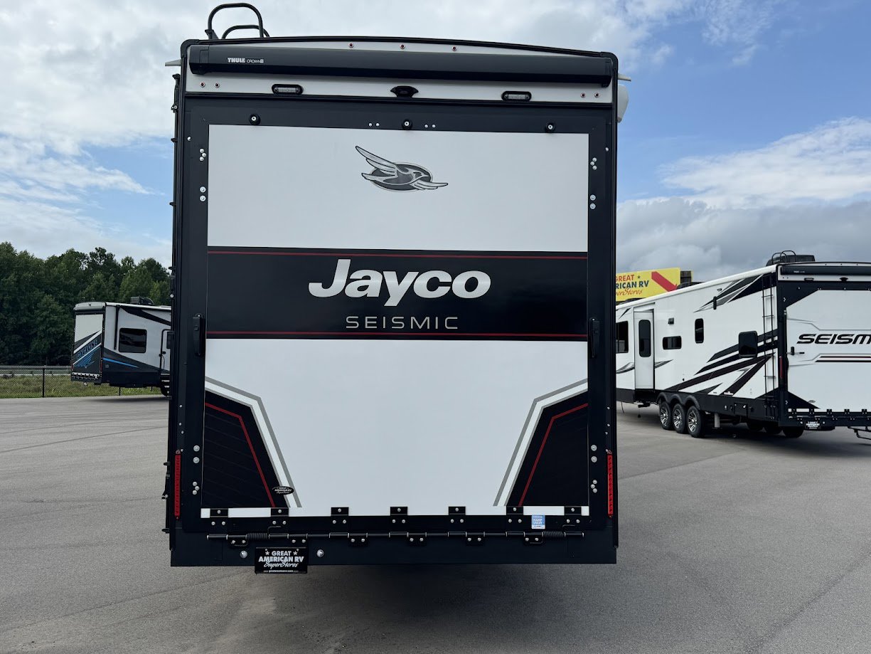 2026 JAYCO SEISMIC 413 - Image 4