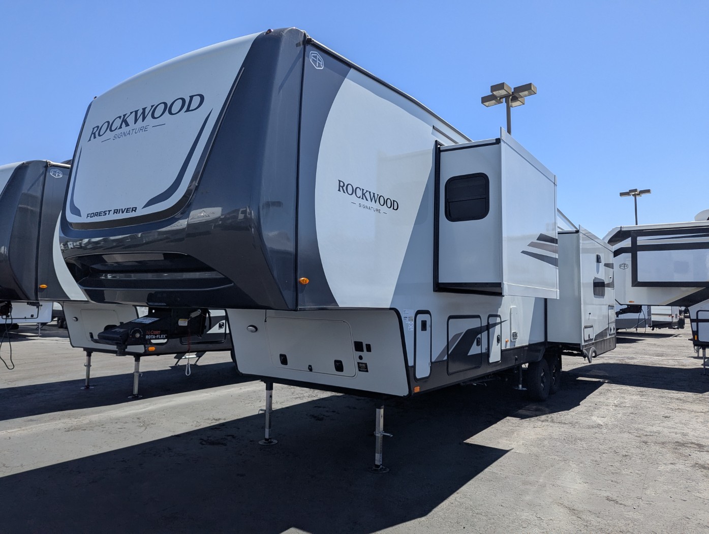 2026 Forest River Rockwood Signature 401SFB - Image 3