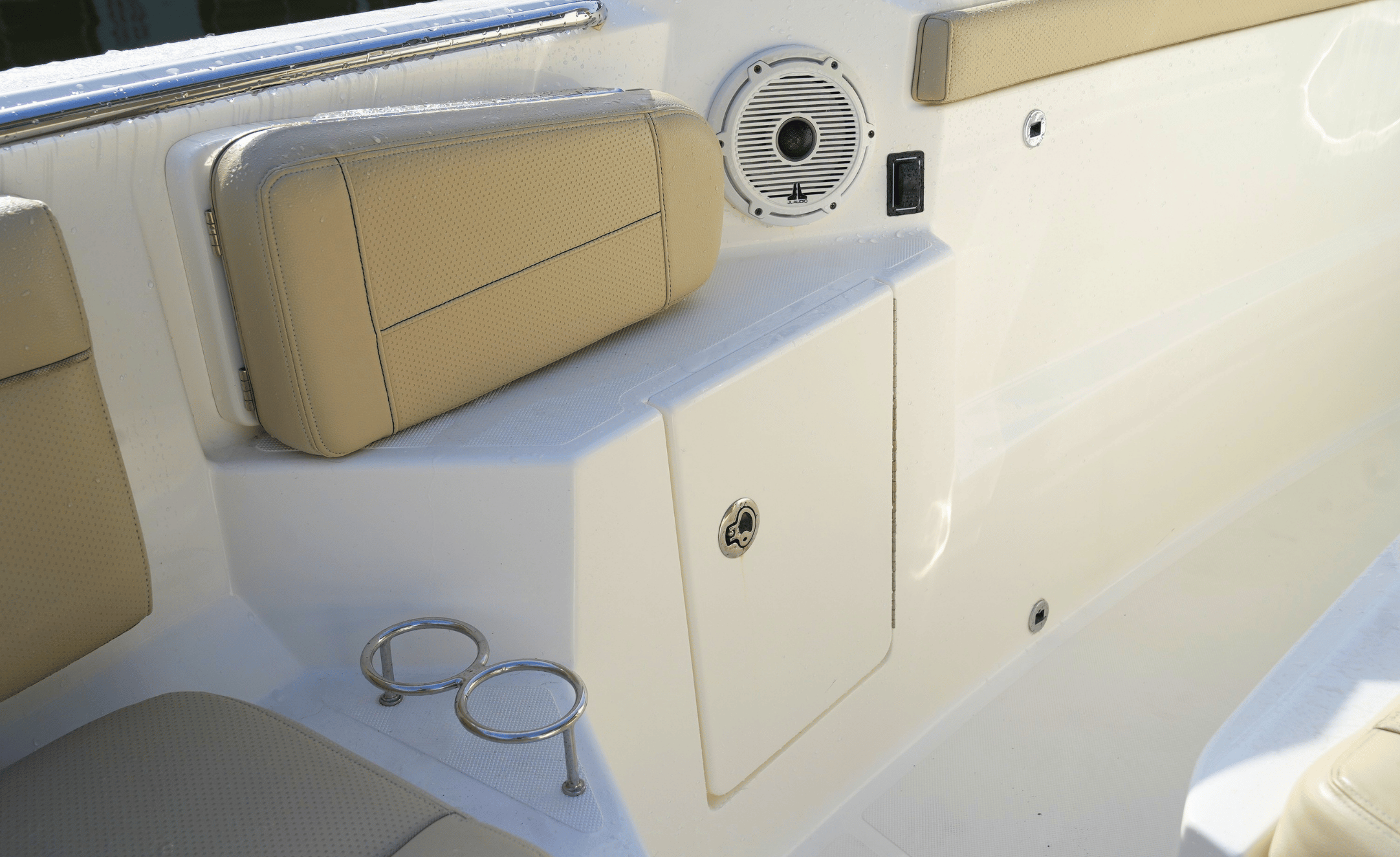 2020 PURSUIT S328 - Image 60