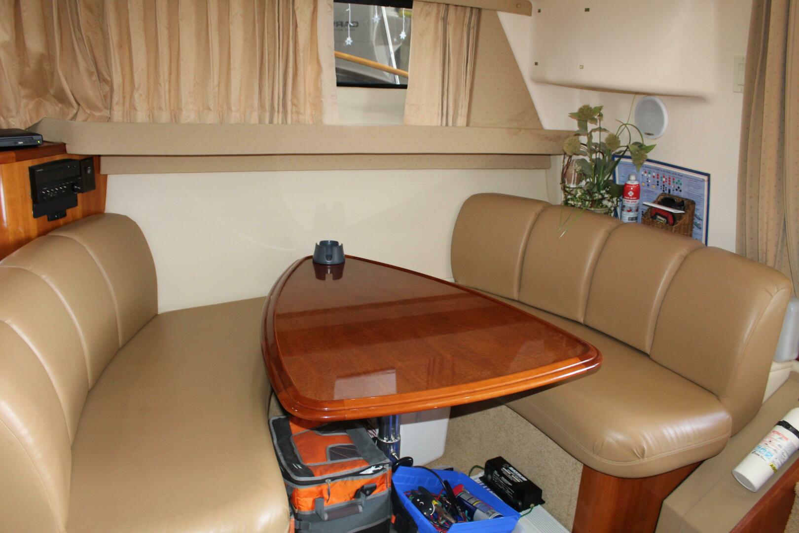 2004 Carver 360 Mariner - Image 11