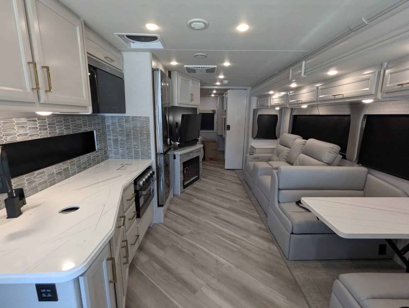 2026 Fleetwood Bounder 33C - Image 20