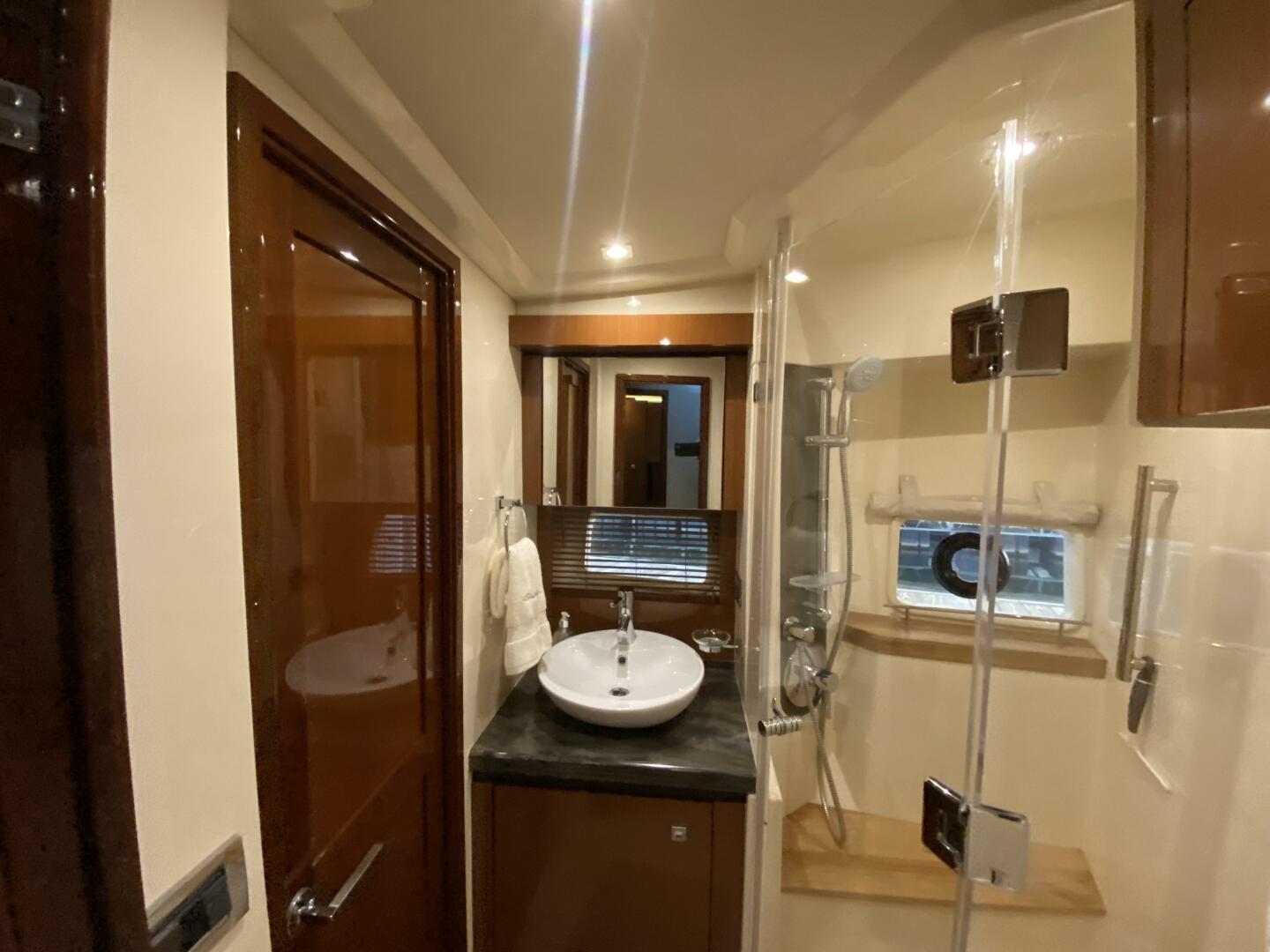 2016 Sea Ray 510 FLY - Image 34
