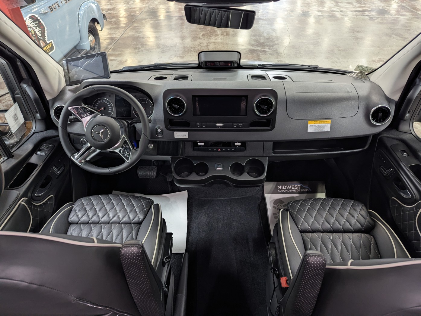 2027 Midwest Automotive Designs Luxe Cruiser - Image 23