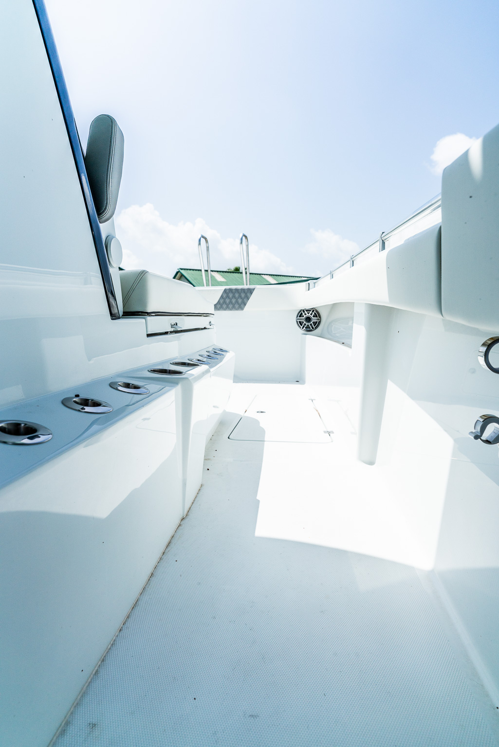 2026 INVINCIBLE 2026 33 CATAMARAN - Image 23