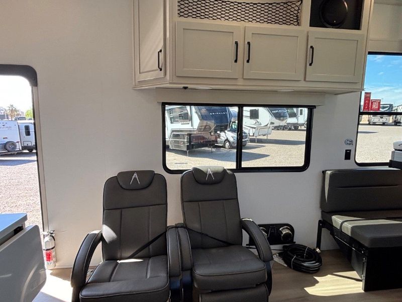 2026 Grand Design Momentum G-Class 325G - Image 17