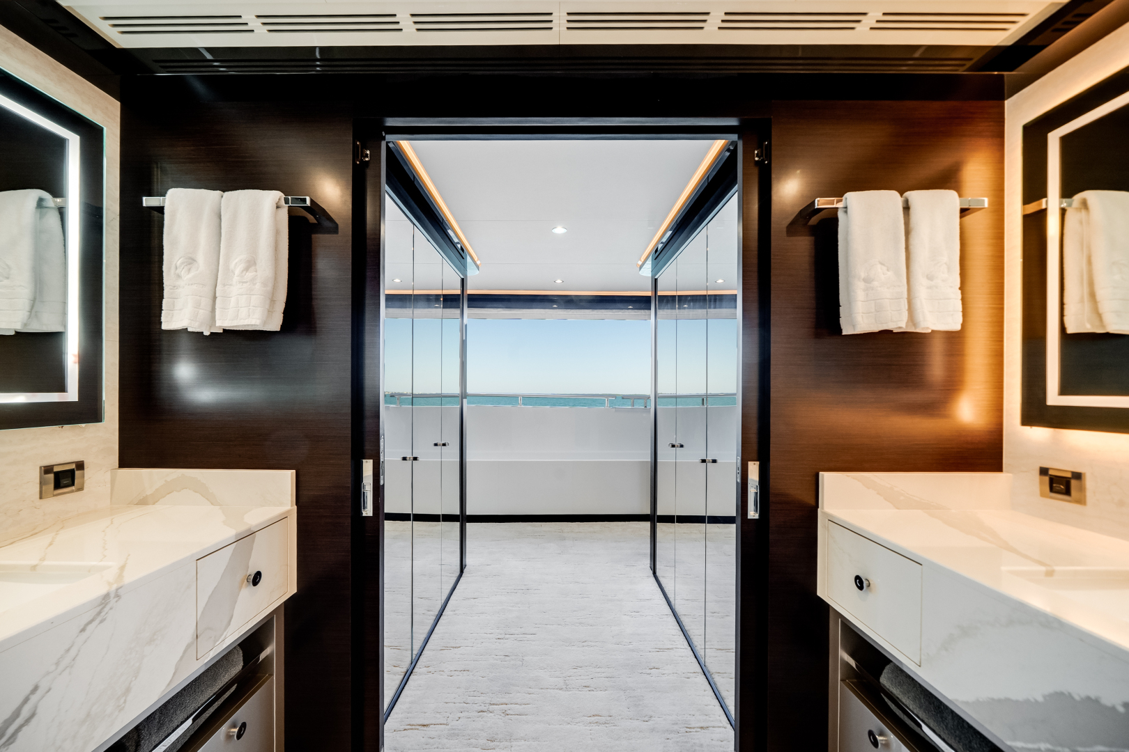 2022 Ocean Alexander 37L - Image 40