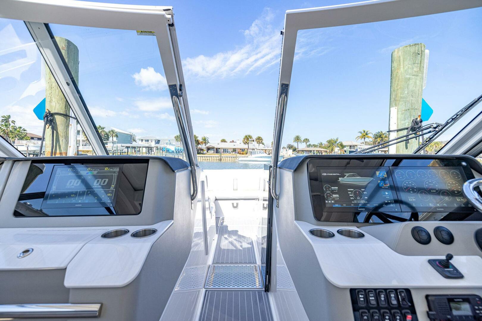 2022 Regal LX 36 - Image 22