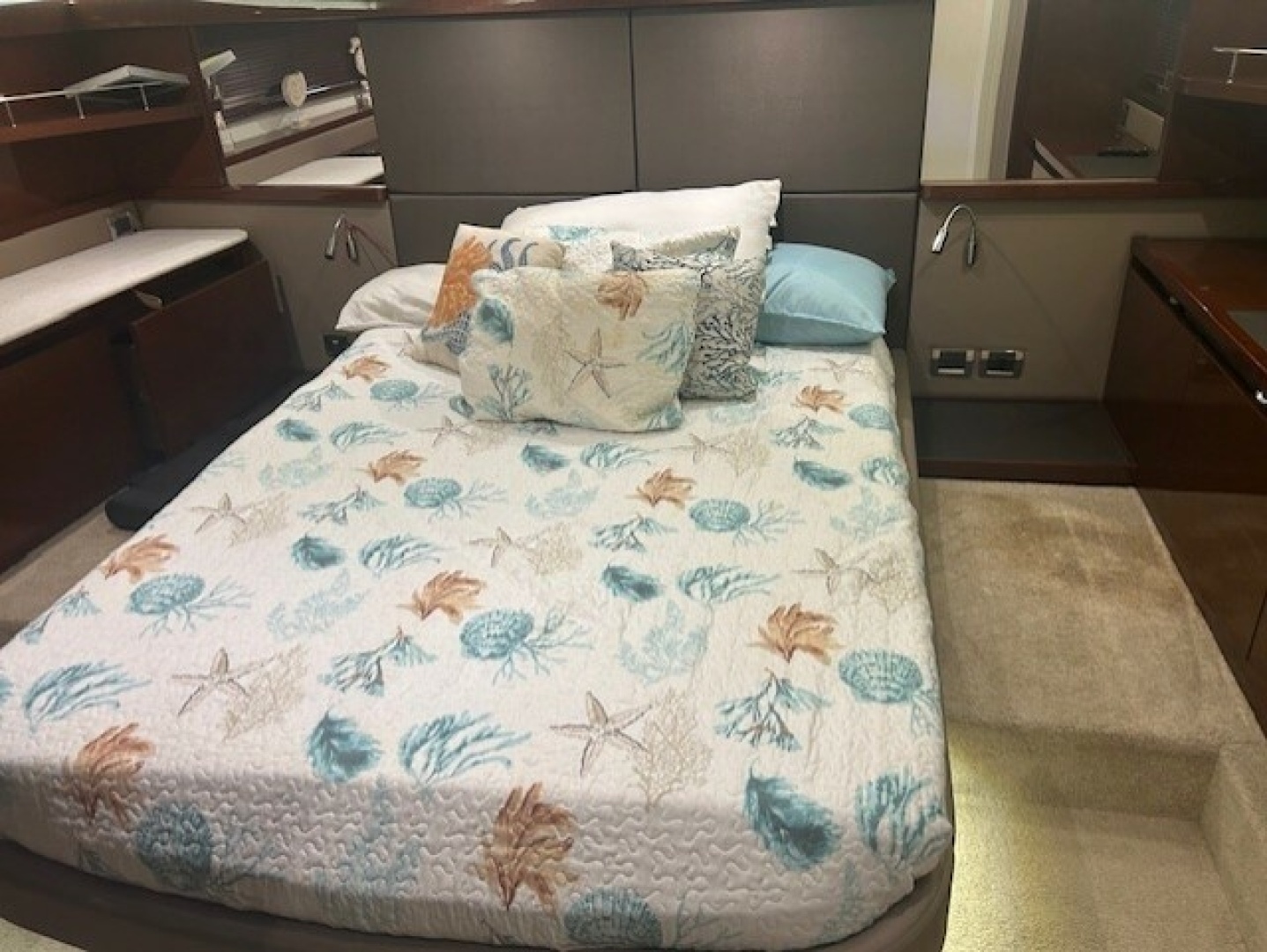 2017 Sea Ray 460 FLY - Image 15