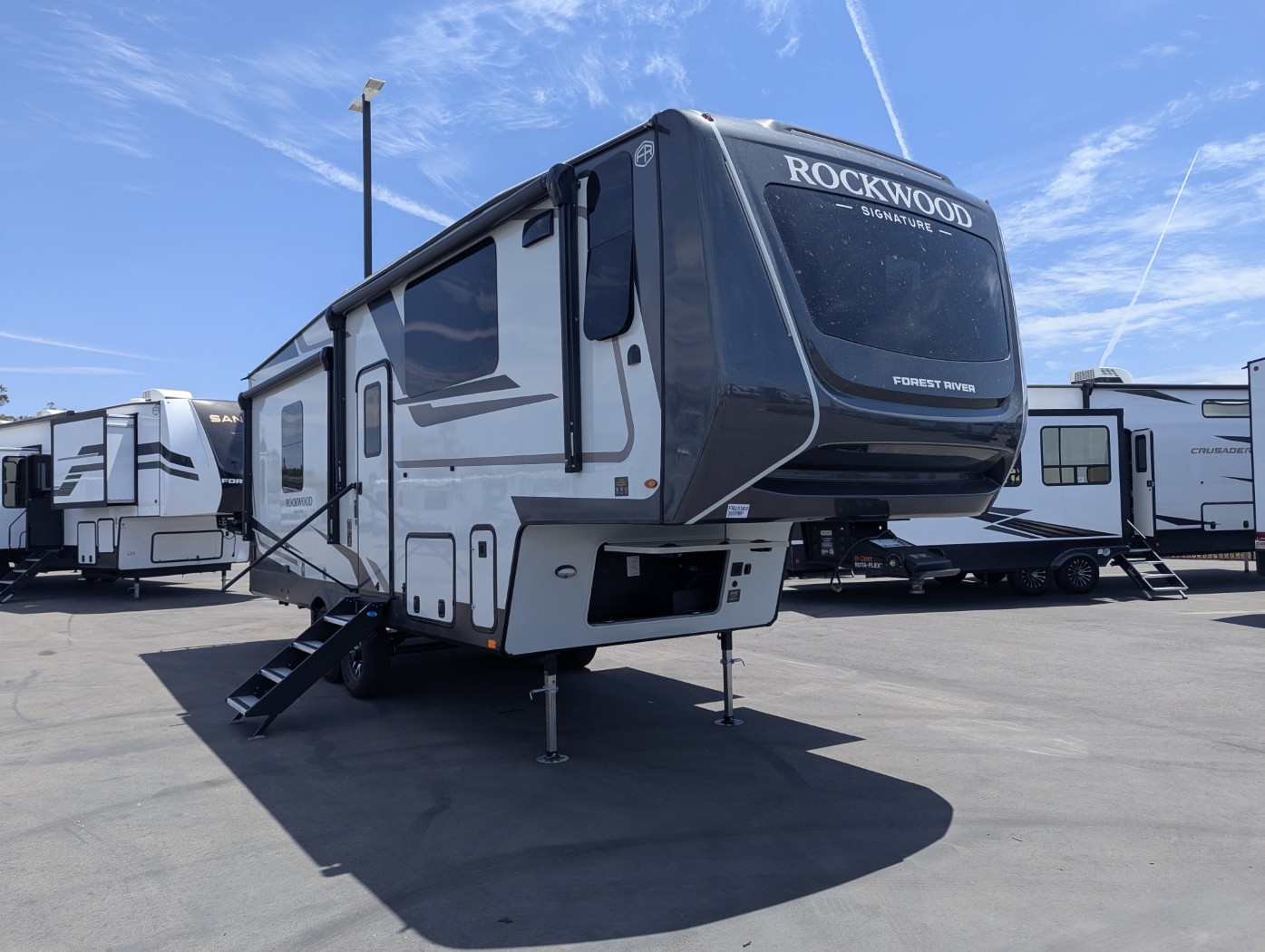 2027 Forest River Rockwood Signature 290SFK - Image 1