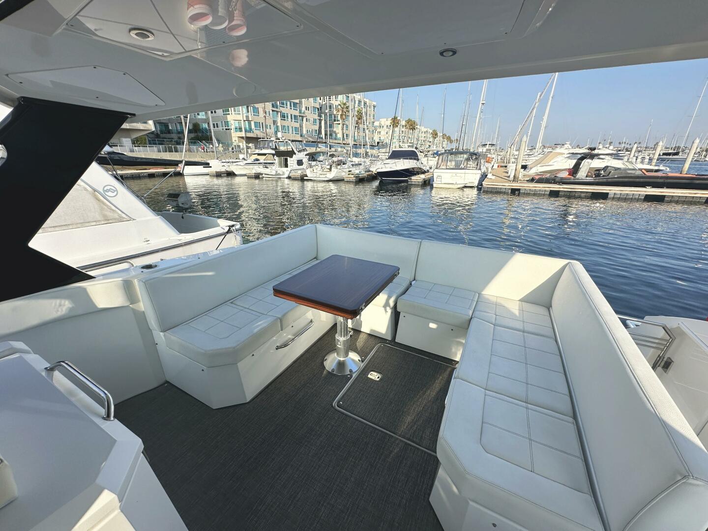 2017 Cruisers Yachts 390 Express Coupe - Image 57