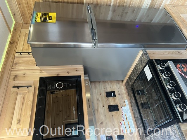 2027 ICE CASTLE RV EXTREME 8X26 - Image 11