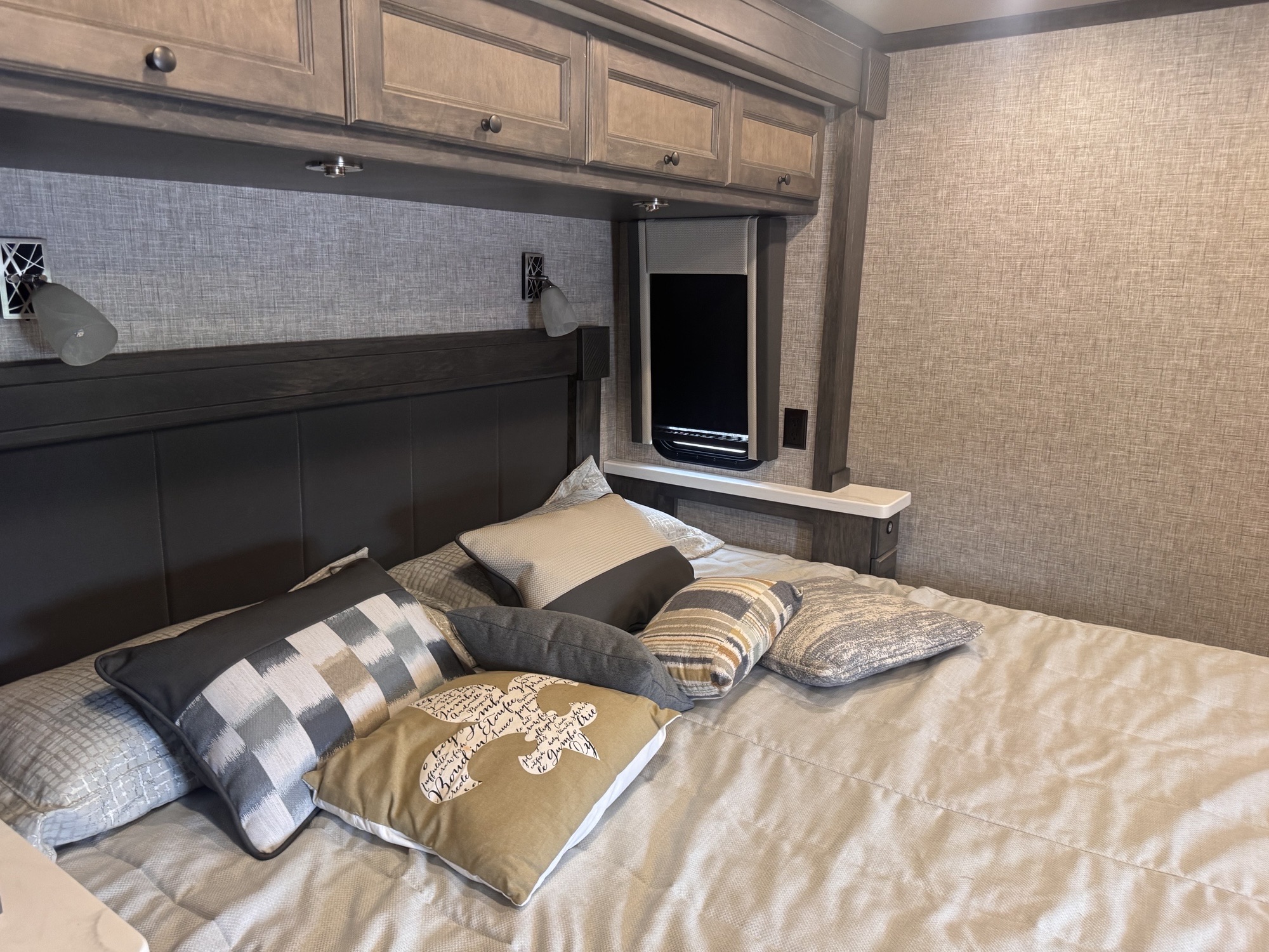 2023 TIFFIN ALLEGRO 34 PA - Image 19