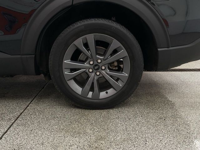 2023 Ford Explorer Utility 4D XLT 4WD - Image 9
