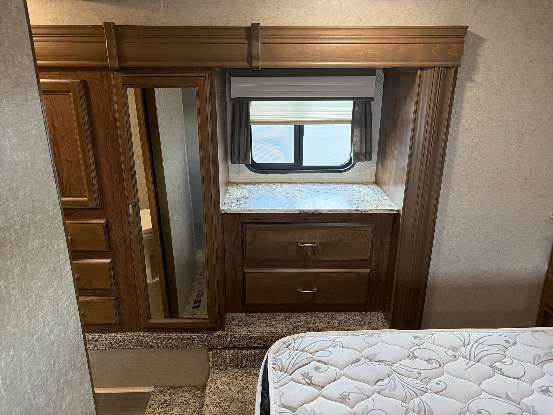2018 Heartland Sundance XLT SD XLT 289 TS - Image 28
