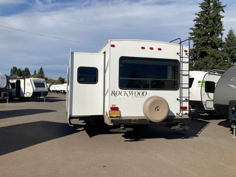 2015 Forest River Rockwood Ultra Lite 2604WS - Image 4