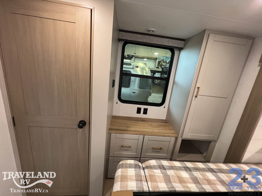 2027 Jayco Jay Flight Bungalow 404LOFT - Image 39