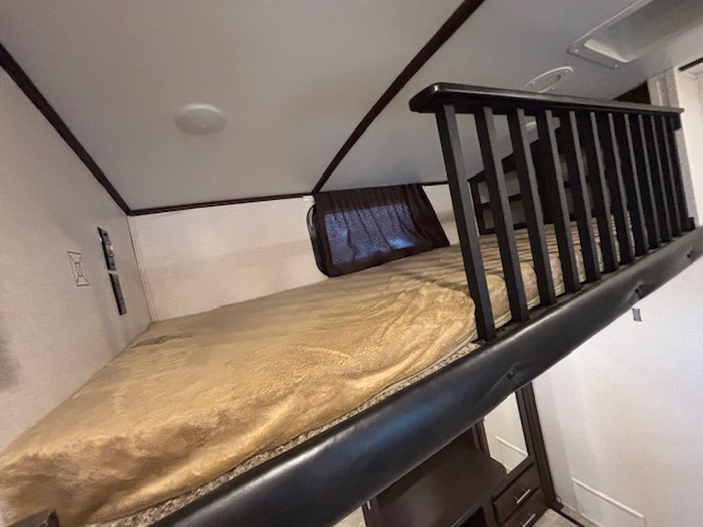2018 Jayco North Point 379DBFS - Image 33