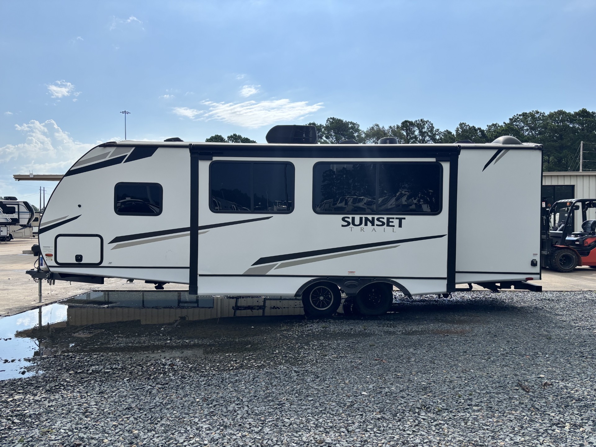 2022 CrossRoads Sunset Trail Super Lite SS253RB - Image 5