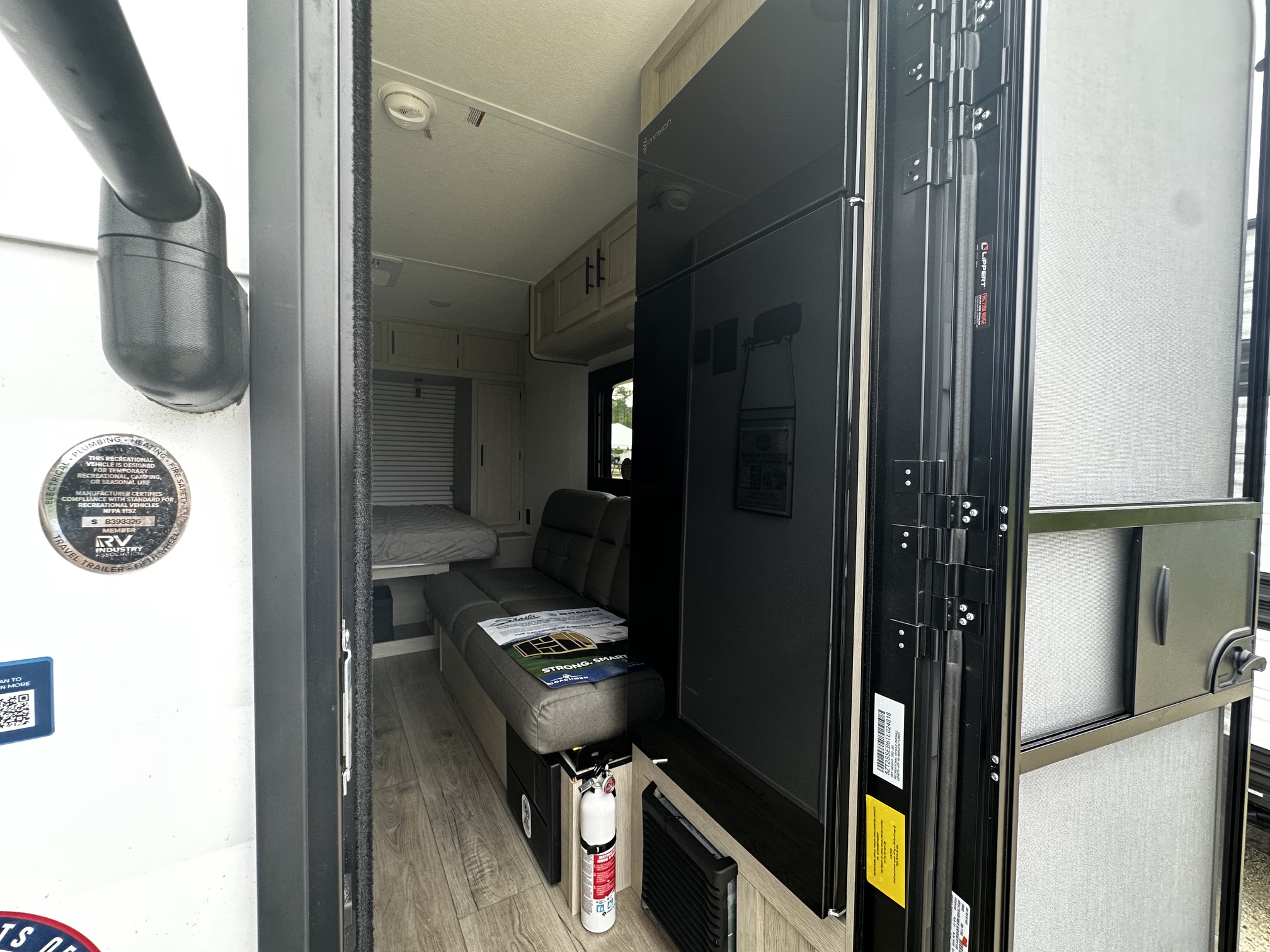 2026 Coachmen Shasta Compact 16RE - Image 12